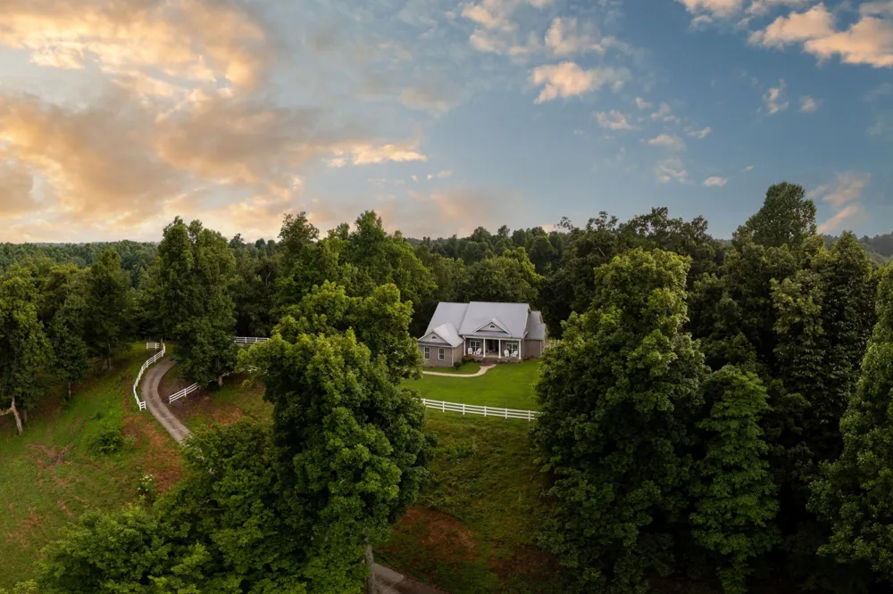 1425 Bartlett Hollow Rd Petersburg, TN 37144