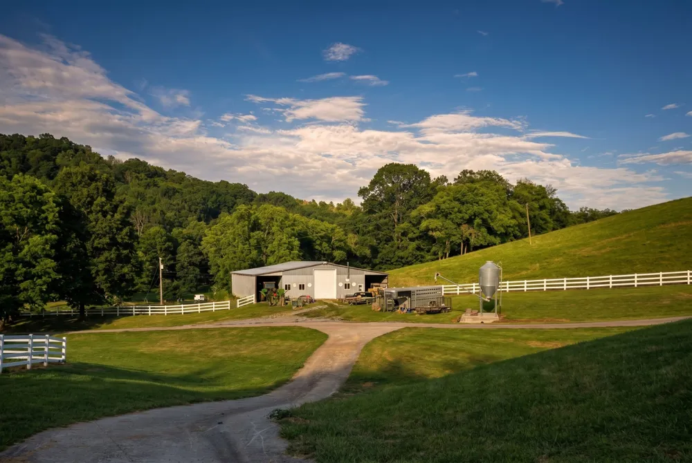 1425 Bartlett Hollow Rd Petersburg, TN 37144