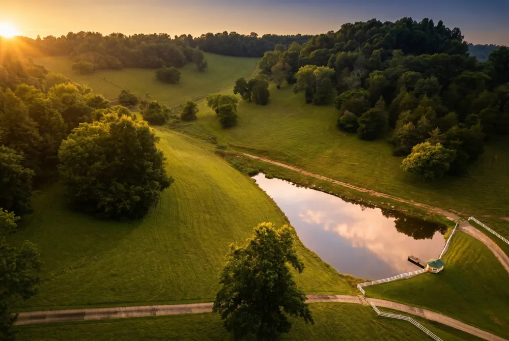 1425 Bartlett Hollow Rd Petersburg, TN 37144