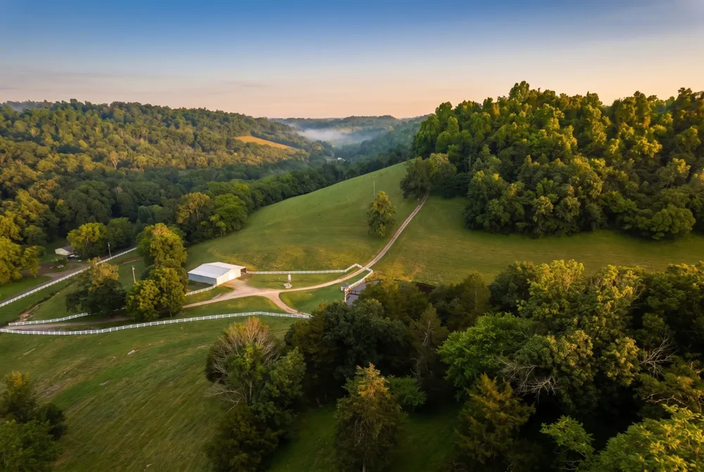 1425 Bartlett Hollow Rd Petersburg, TN 37144