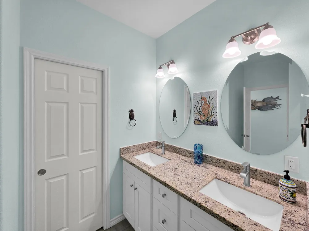 1120 Alex Drive Gilchrist, TX 77617