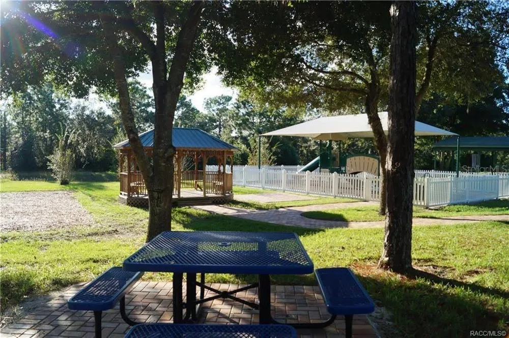 4976 W YEARLING DRIVE Beverly Hills, FL 34465