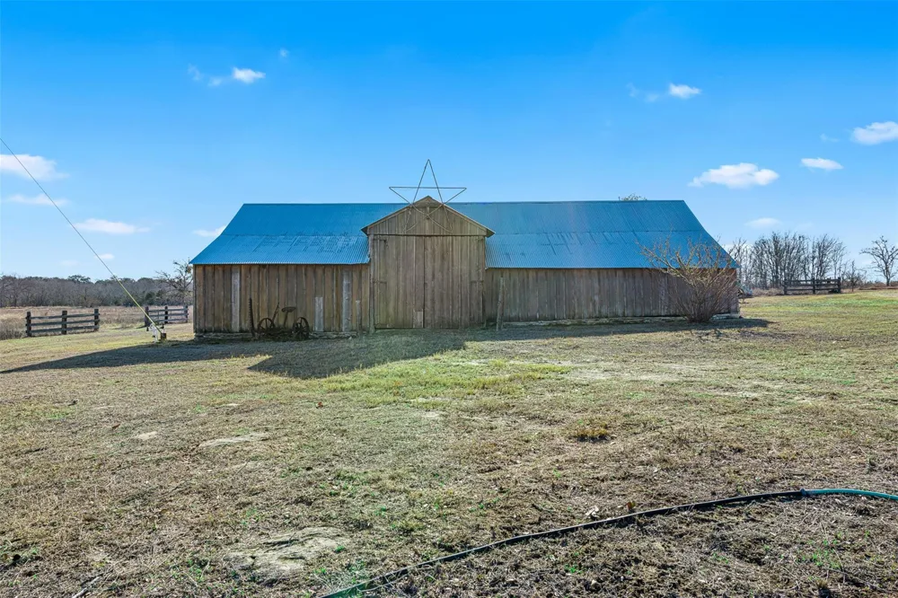 2998 E State Highway 237 Round Top, TX 78954
