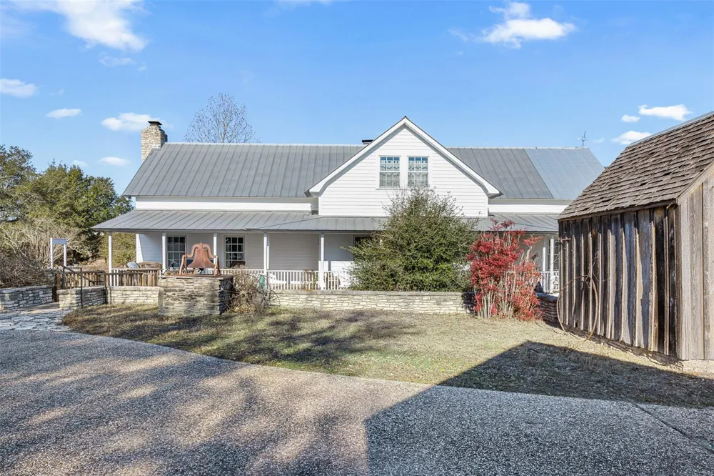 2998 E State Highway 237 Round Top, TX 78954