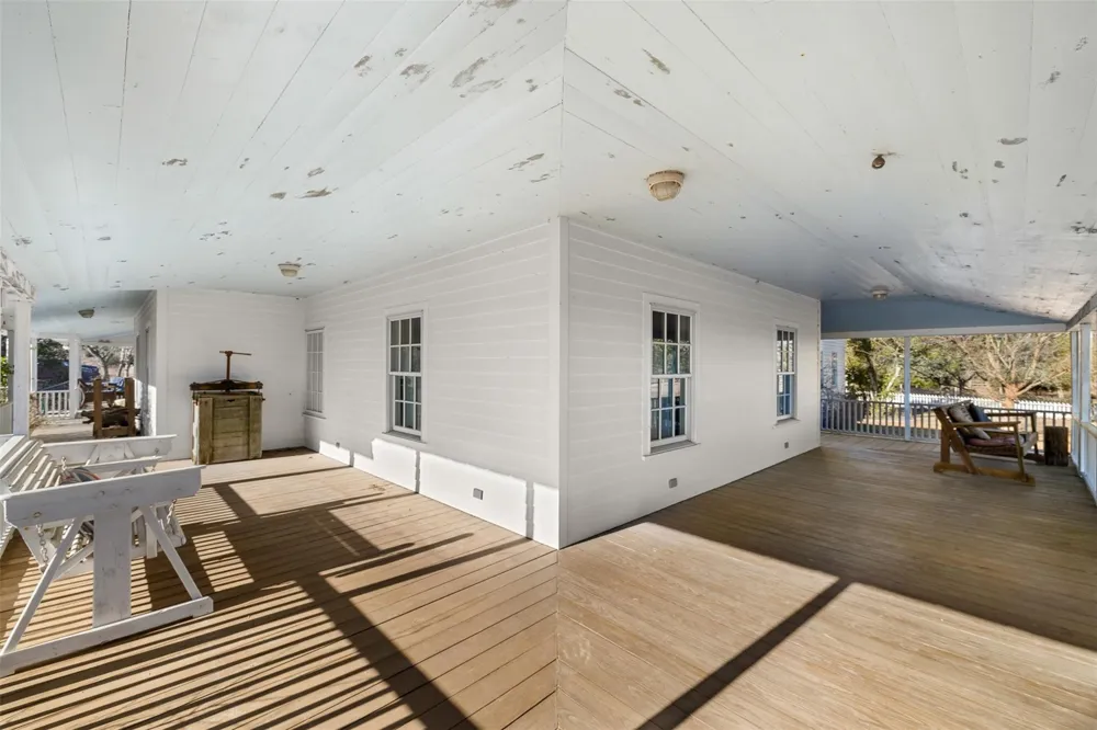 2998 E State Highway 237 Round Top, TX 78954