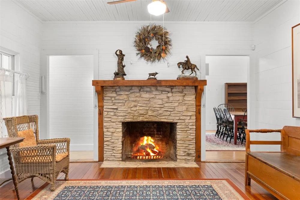 2998 E State Highway 237 Round Top, TX 78954