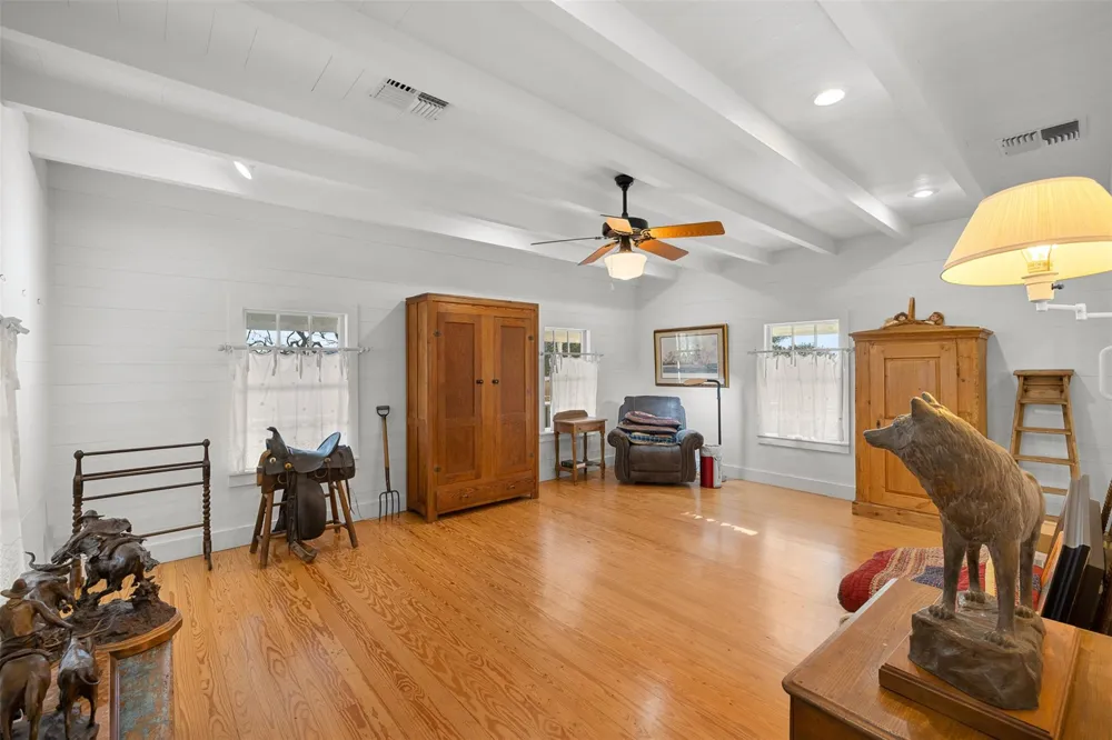 2998 E State Highway 237 Round Top, TX 78954