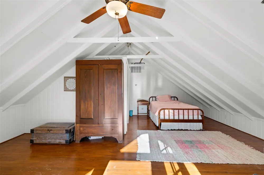 2998 E State Highway 237 Round Top, TX 78954