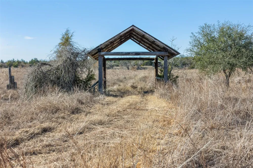 2998 E State Highway 237 Round Top, TX 78954