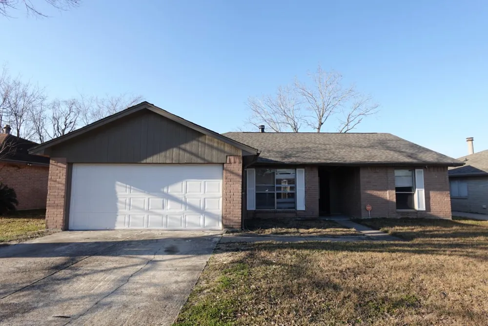 14827 Waterside Drive