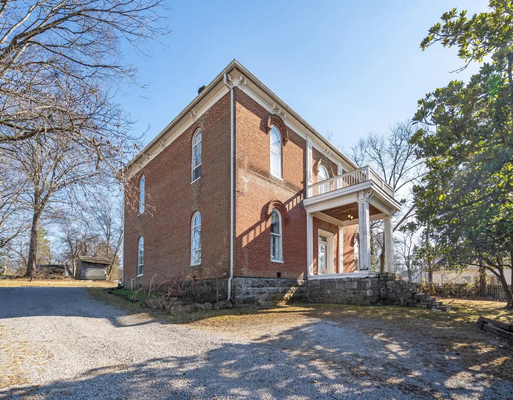 307 Vine St S Wartrace, TN 37183