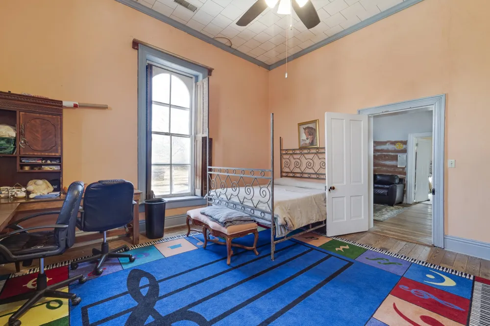 307 Vine St S Wartrace, TN 37183