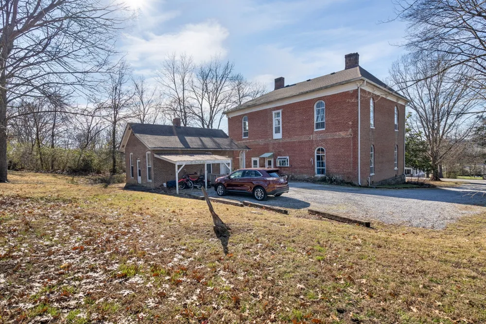 307 Vine St S Wartrace, TN 37183