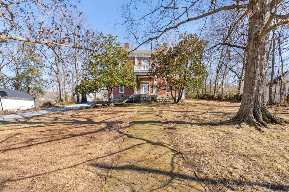 307 Vine St S Wartrace, TN 37183