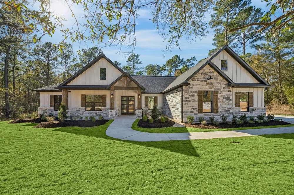 9332 Cedar Bend Plantersville, TX 77363