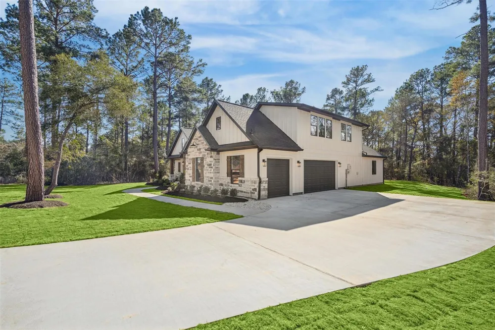 9332 Cedar Bend Plantersville, TX 77363