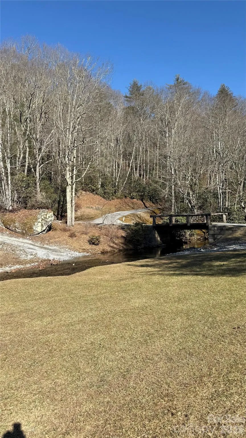 207 Receptive Drive #29 Glenville, NC 28736