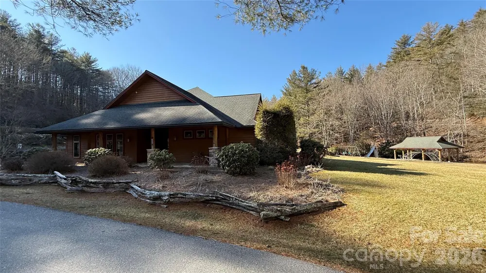 207 Receptive Drive #29 Glenville, NC 28736