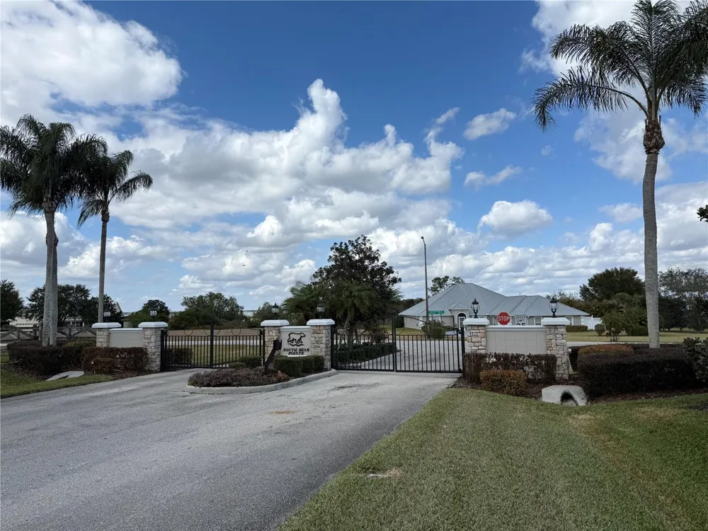 186 S BEAR POINTE DRIVE Lake Placid, FL 33852