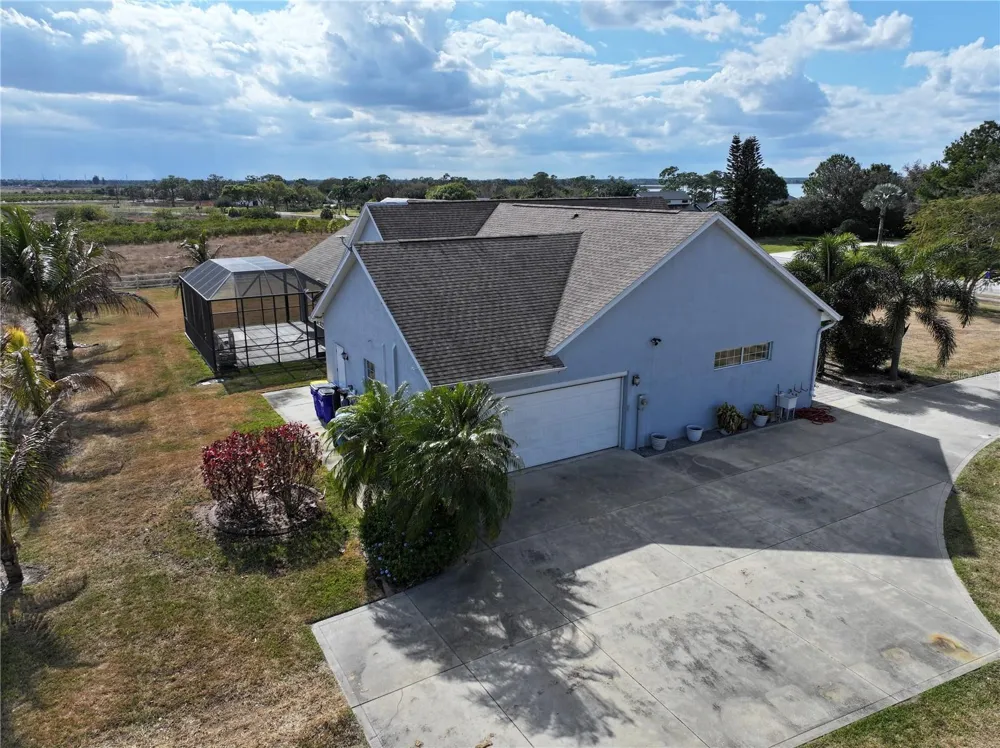 186 S BEAR POINTE DRIVE Lake Placid, FL 33852