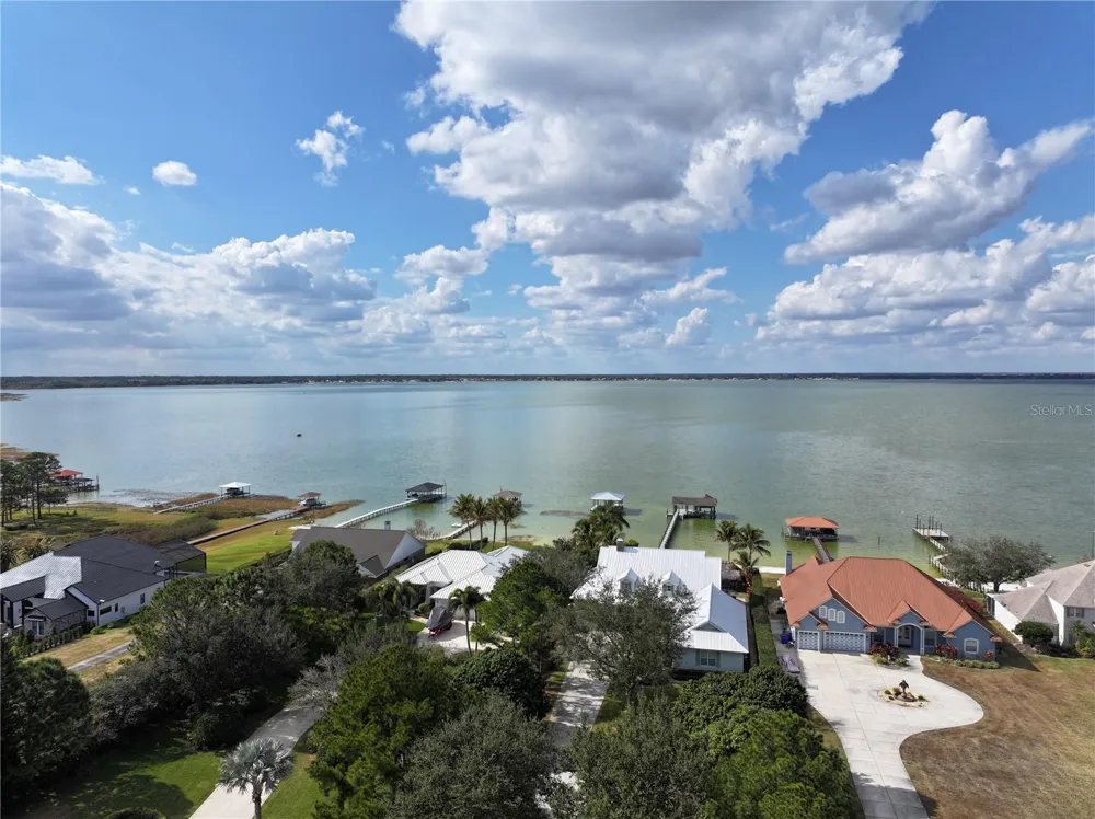 186 S BEAR POINTE DRIVE Lake Placid, FL 33852