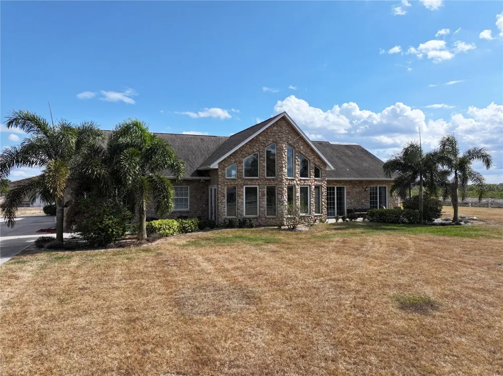 186 S BEAR POINTE DRIVE Lake Placid, FL 33852