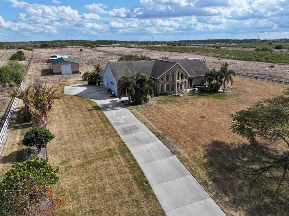 186 S BEAR POINTE DRIVE Lake Placid, FL 33852