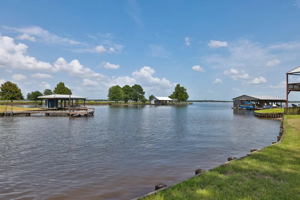 20559 Red Bud Court Thornton, TX 76687