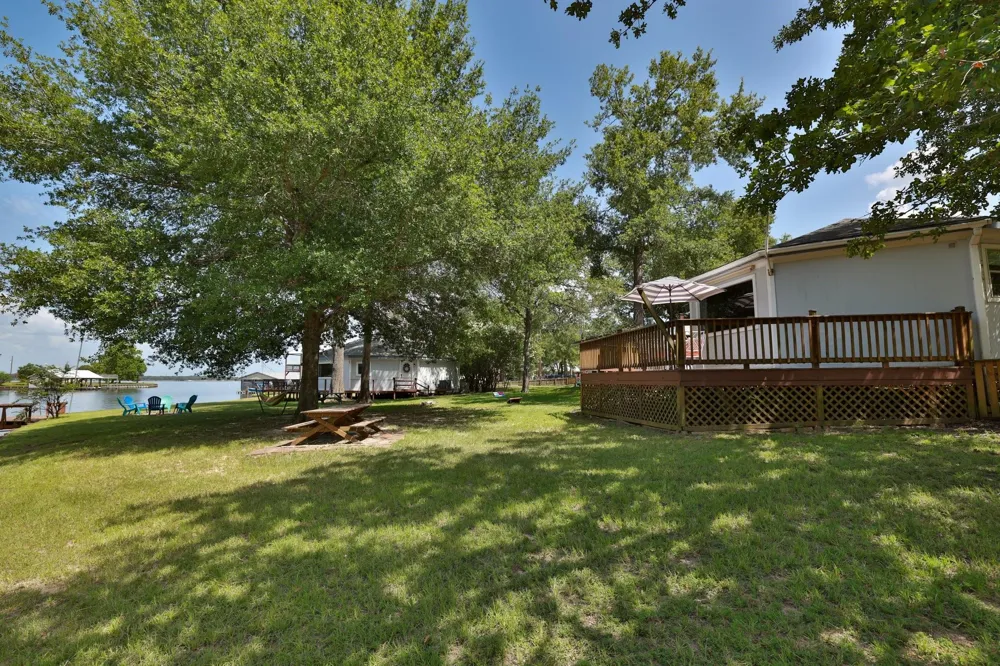20559 Red Bud Court Thornton, TX 76687