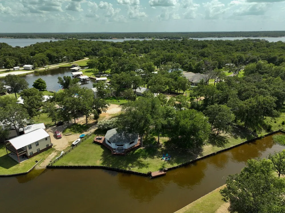 20559 Red Bud Court Thornton, TX 76687