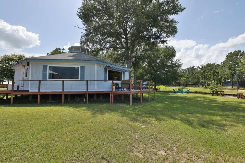 20559 Red Bud Court Thornton, TX 76687