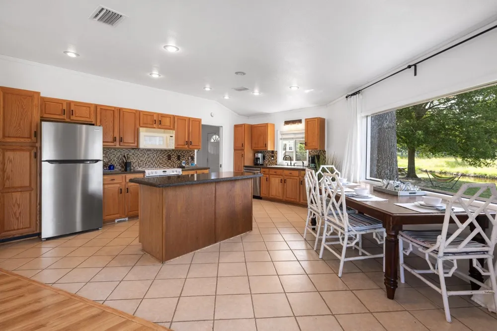 20559 Red Bud Court Thornton, TX 76687