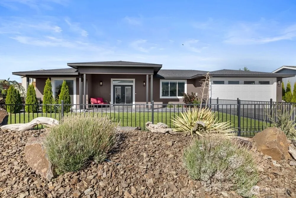 419 Edgewater Way SW Mattawa, WA 99349