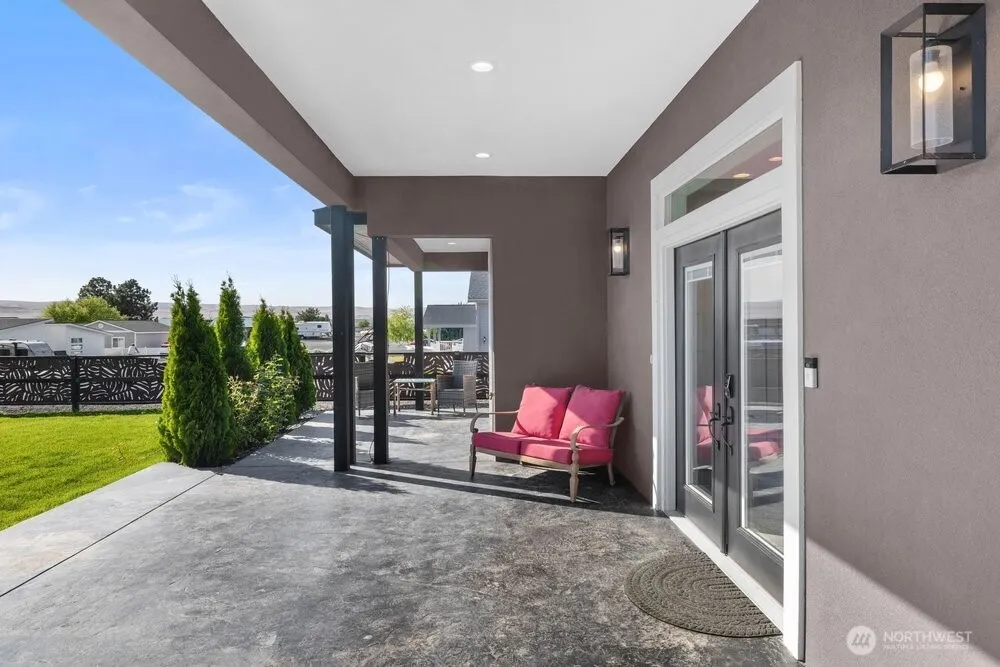 419 Edgewater Way SW Mattawa, WA 99349