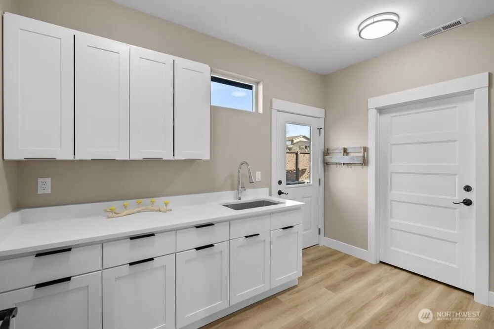 419 Edgewater Way SW Mattawa, WA 99349