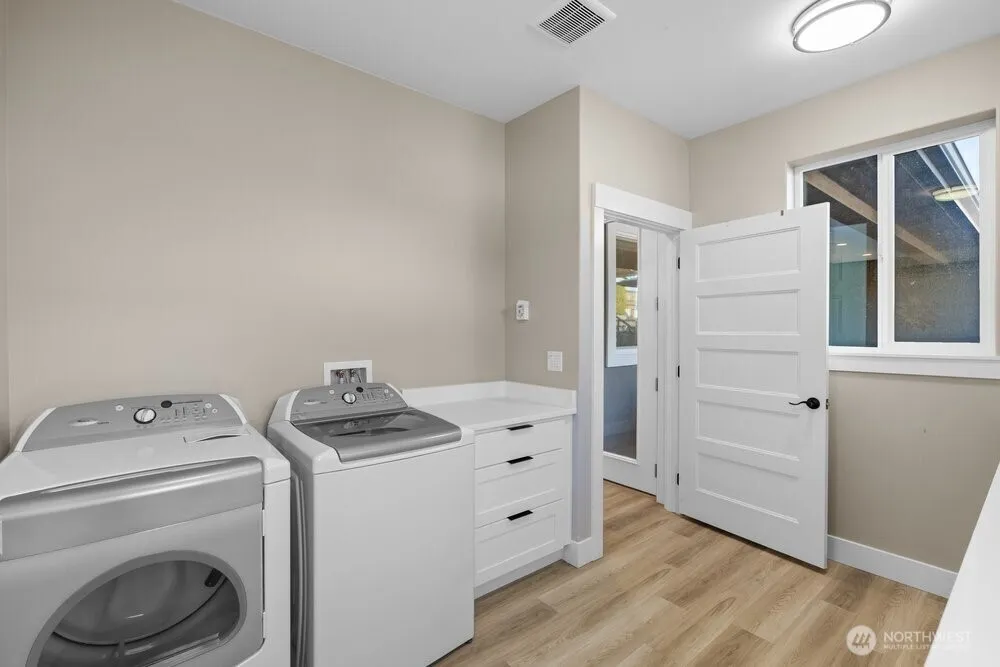 419 Edgewater Way SW Mattawa, WA 99349