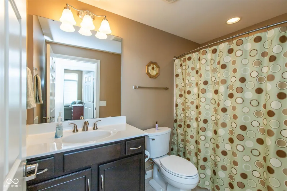 20971 Shoreline Court #214 Noblesville, IN 46062