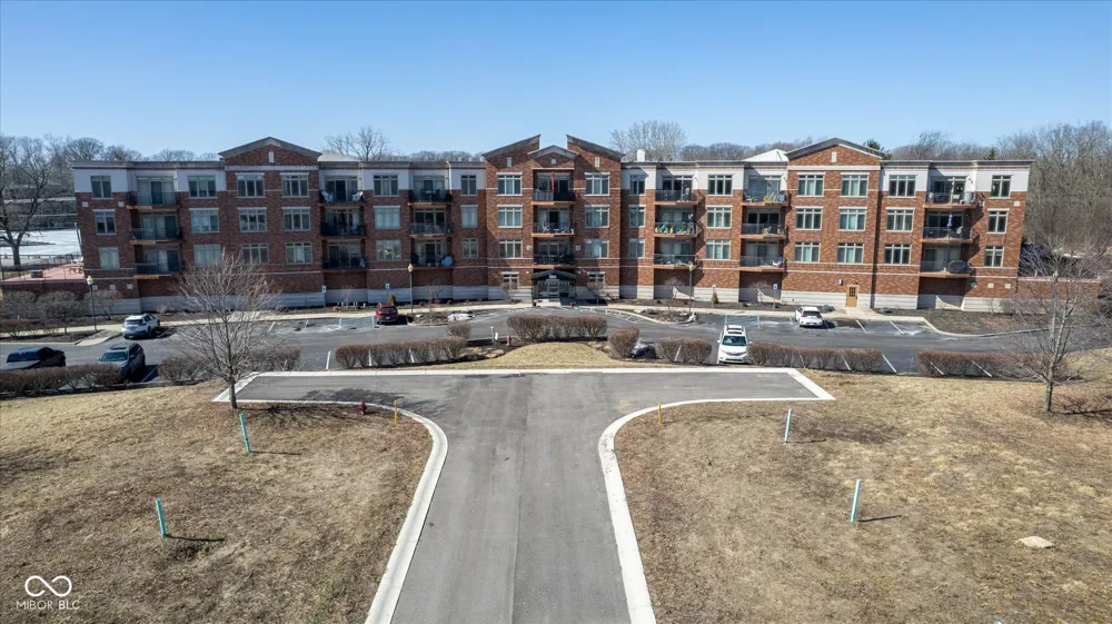 20971 Shoreline Court #214 Noblesville, IN 46062