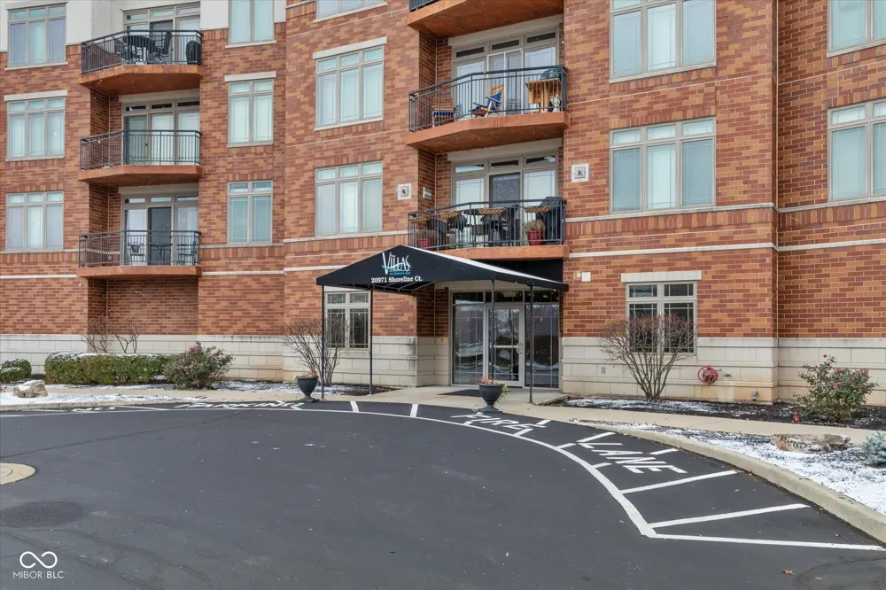 20971 Shoreline Court #214 Noblesville, IN 46062
