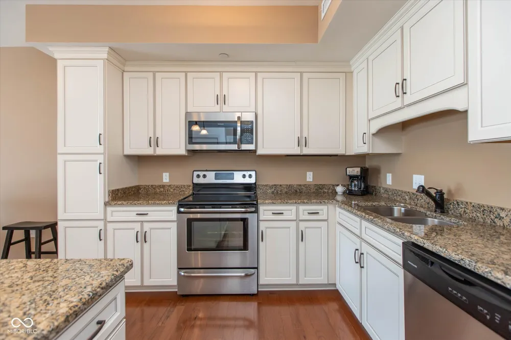 20971 Shoreline Court #214 Noblesville, IN 46062