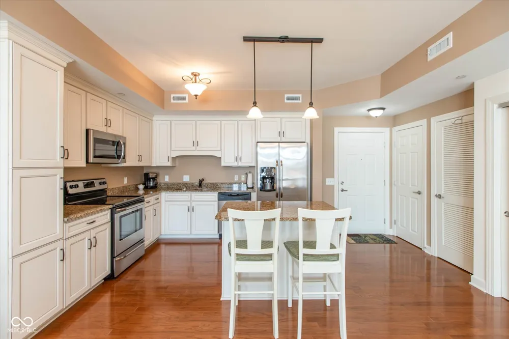 20971 Shoreline Court #214 Noblesville, IN 46062