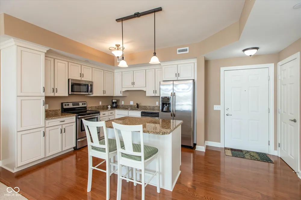 20971 Shoreline Court #214 Noblesville, IN 46062