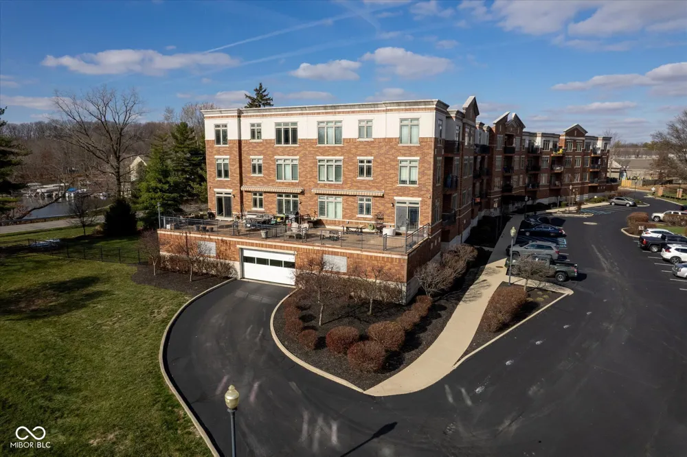 20971 Shoreline Court #214 Noblesville, IN 46062