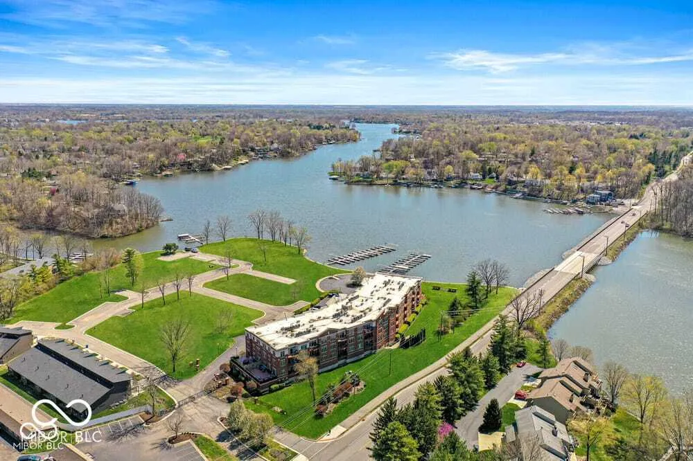 20971 Shoreline Court #214 Noblesville, IN 46062