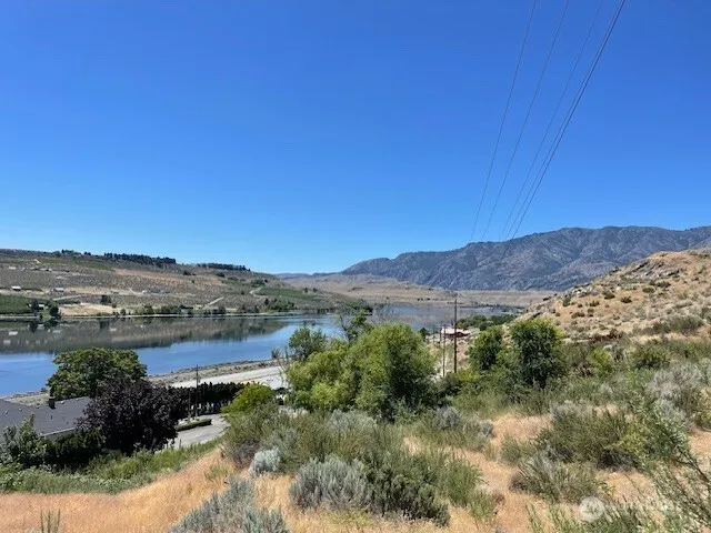 31 Osprey Nest Road Pateros, WA 98846