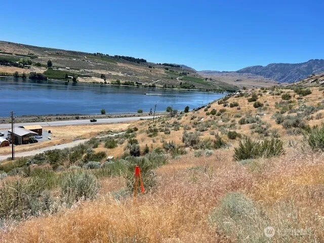 31 Osprey Nest Road Pateros, WA 98846