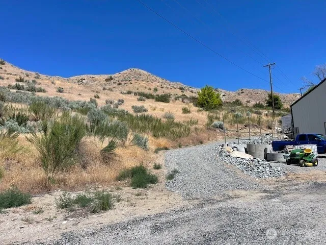 31 Osprey Nest Road Pateros, WA 98846