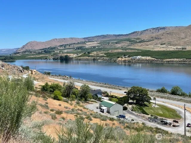 37 Osprey Nest Road Pateros, WA 98846