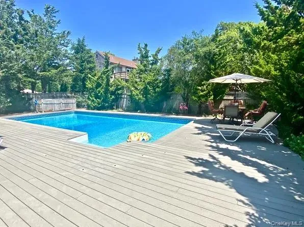 16 Osceola Lane Southampton, NY 11968