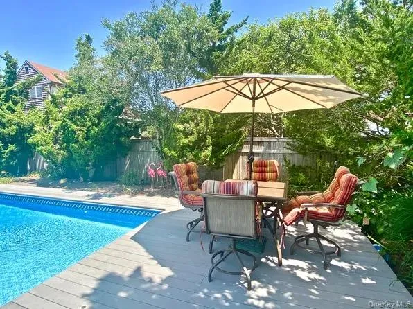 16 Osceola Lane Southampton, NY 11968